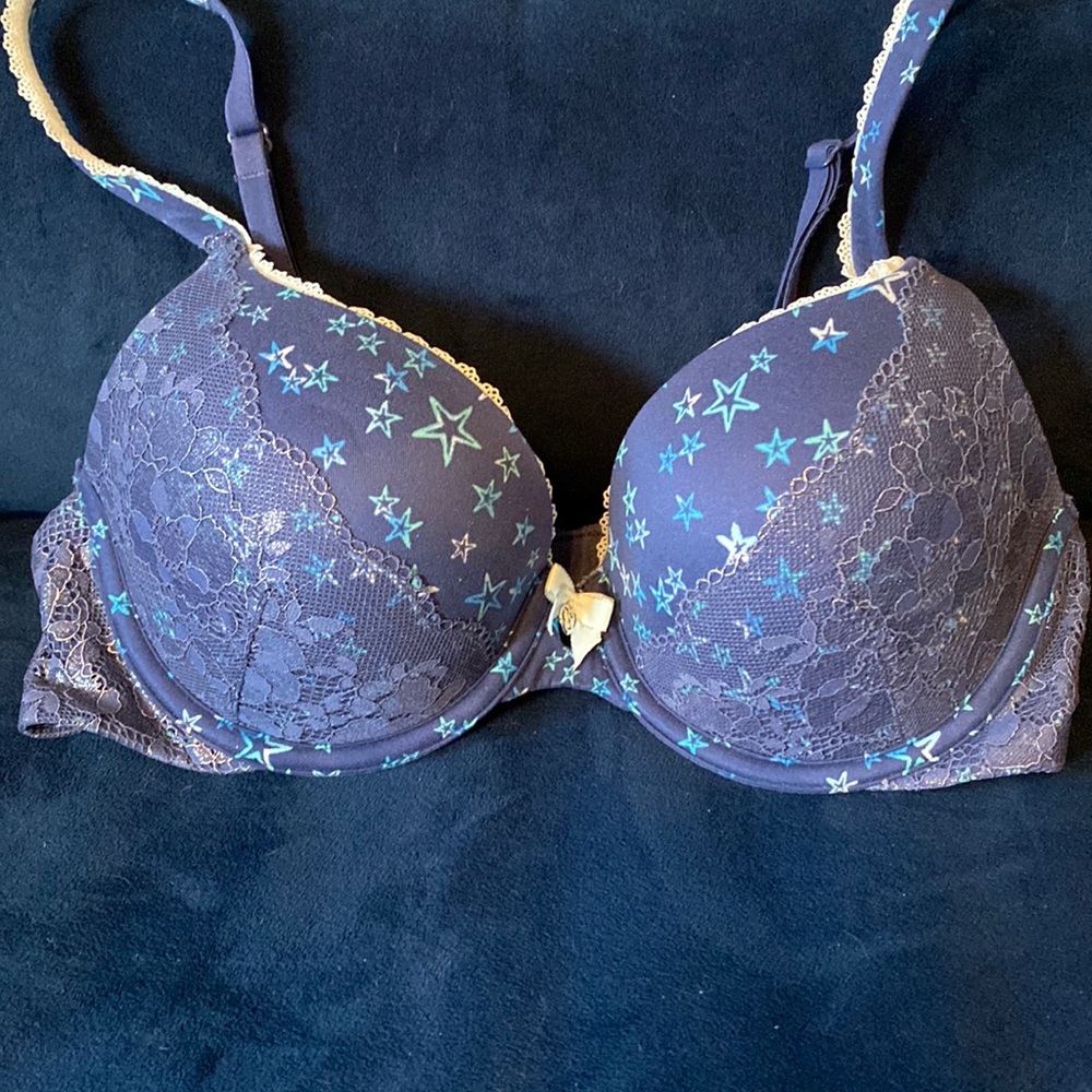 Victoria’s Secret 36B bra